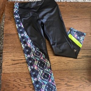 Victoria’s Secret VSX sport crop legging